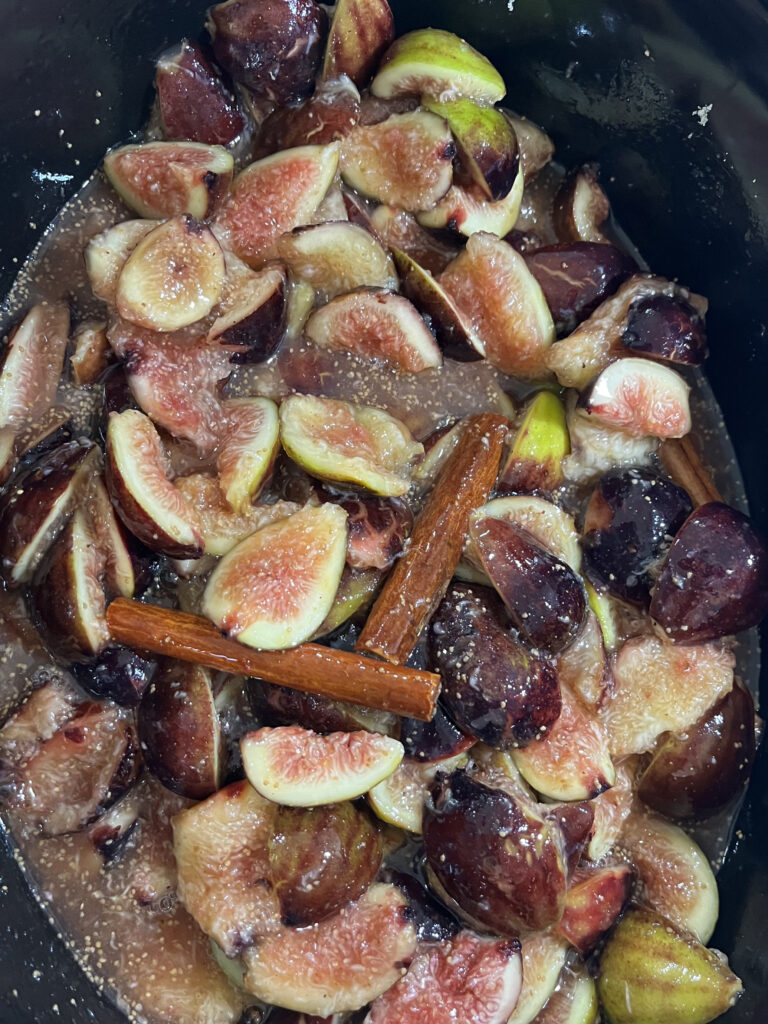 Spiced fig butter ingredients in the slow cooker.