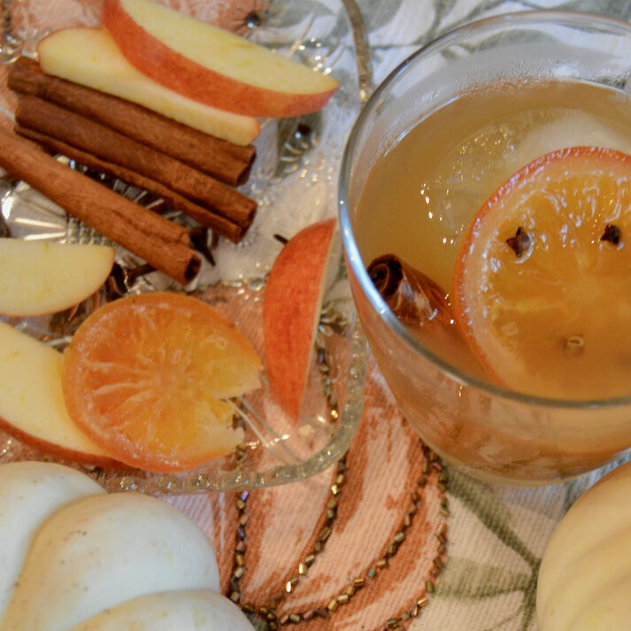 You can alternatively garnish this apple cider cocktail with apple slices and a cinnamon stick.