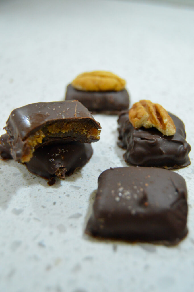 Date caramel truffles with no added sugar.