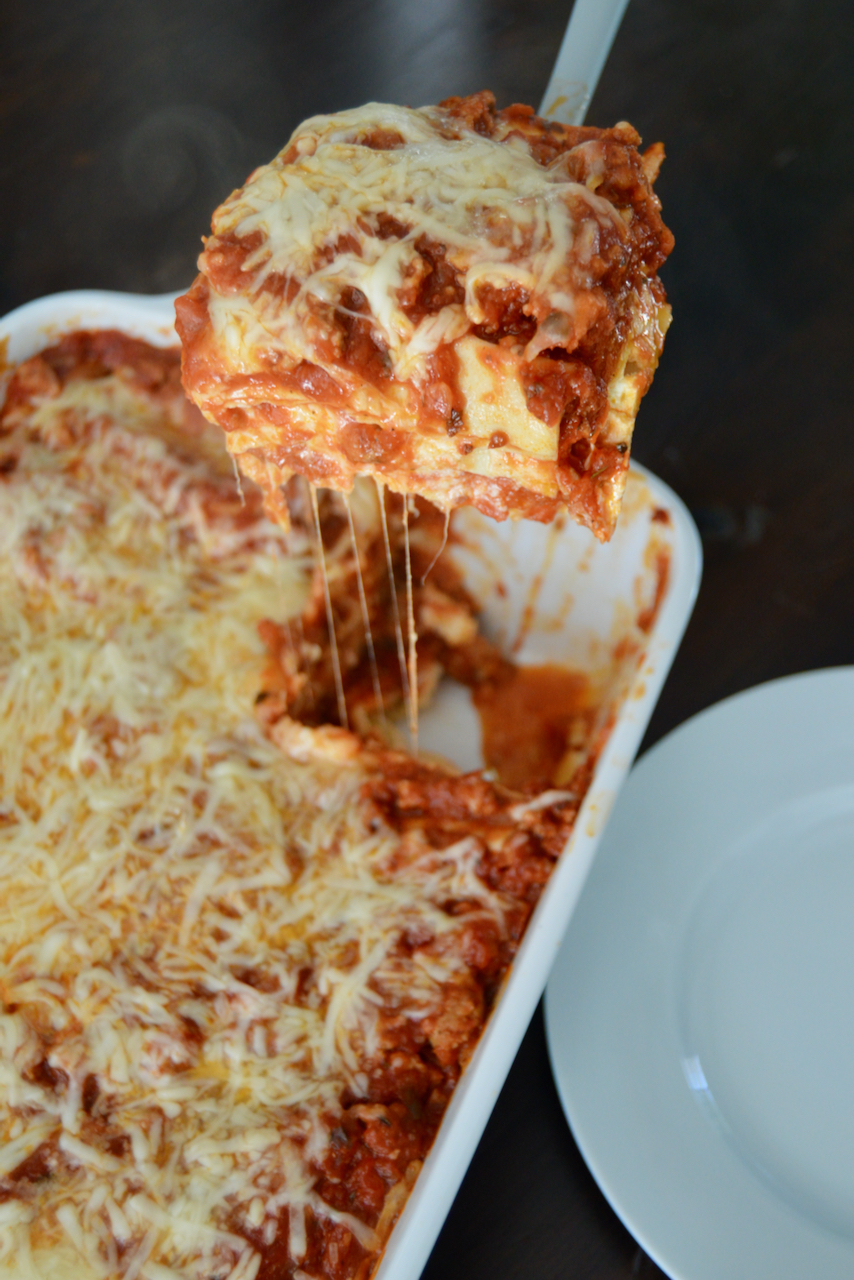 Cheesy, lasagna to feed the whole family with ease. 