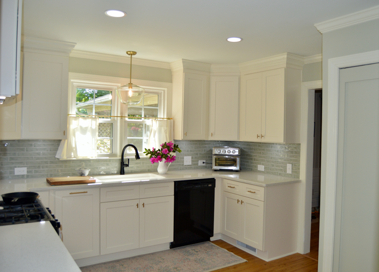 Refreshed traditional kitchen, light and airy