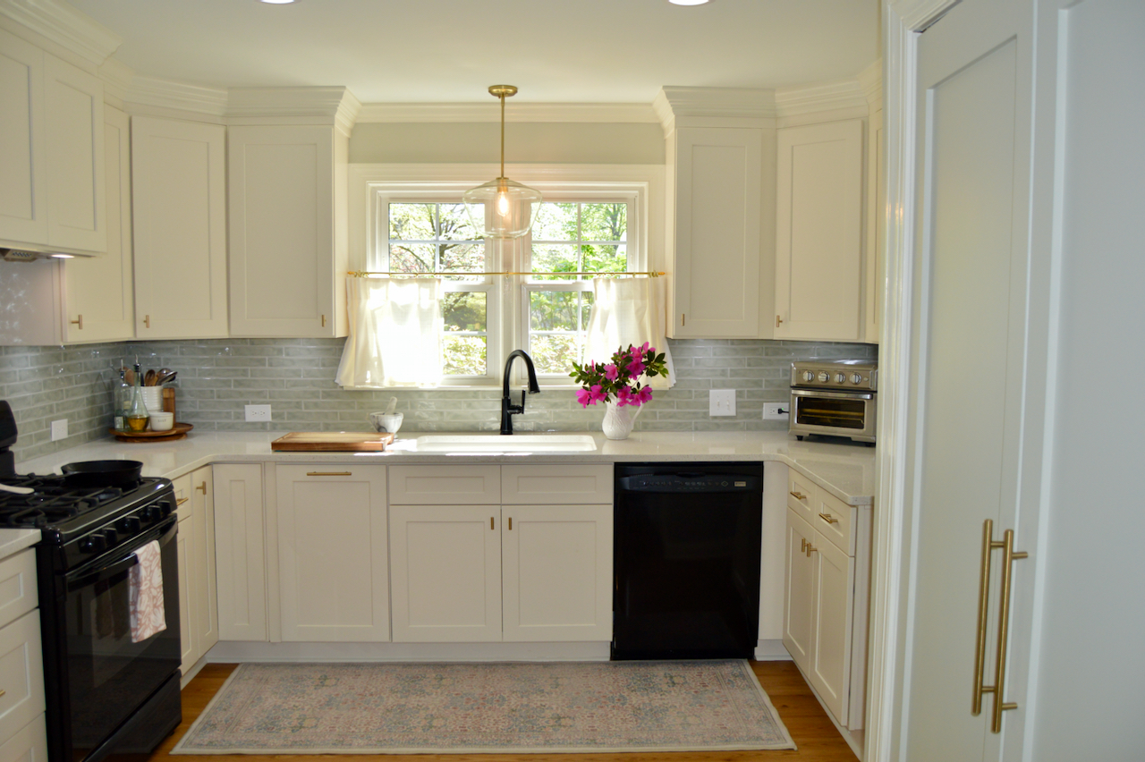 Completed kitchen, timeless, traditional and clean